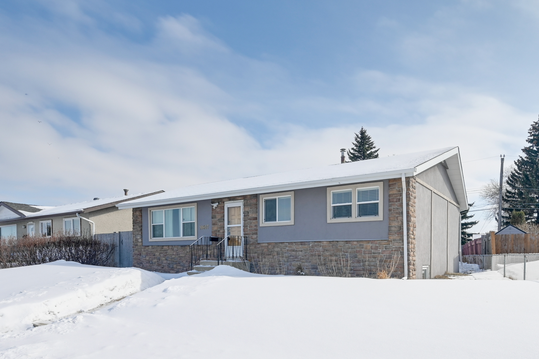 5 bedroom 2 bathroom home for sale in Rosslyn Edmonton The Esposito