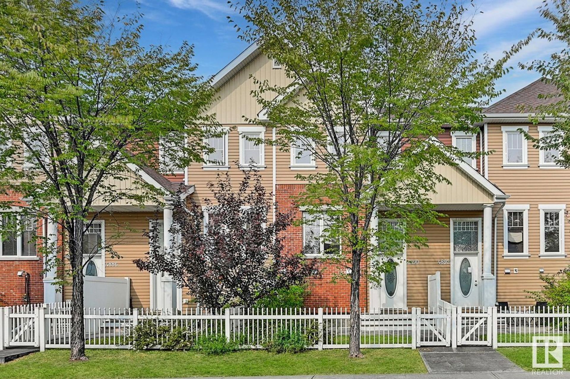 3 bedroom Townhome in South Terwillegar The Esposito Real Estate